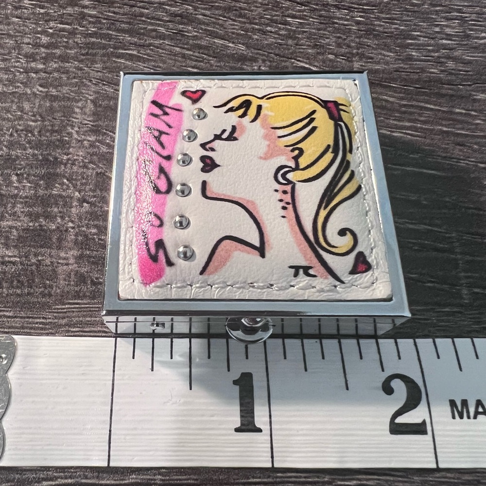 💕Brighton SO GLAM Pill Box - Picture 9 of 11